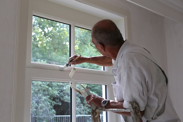 Binnenschilderwerk en behangen woning Enschede winterschilder Mellink Schilders